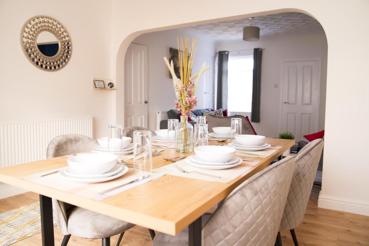 Апартаменты 3Br-St Johns Hse-Free Parking-Workers-Kitchen-Wifi-Dog Friendly Донкастер Экстерьер фото